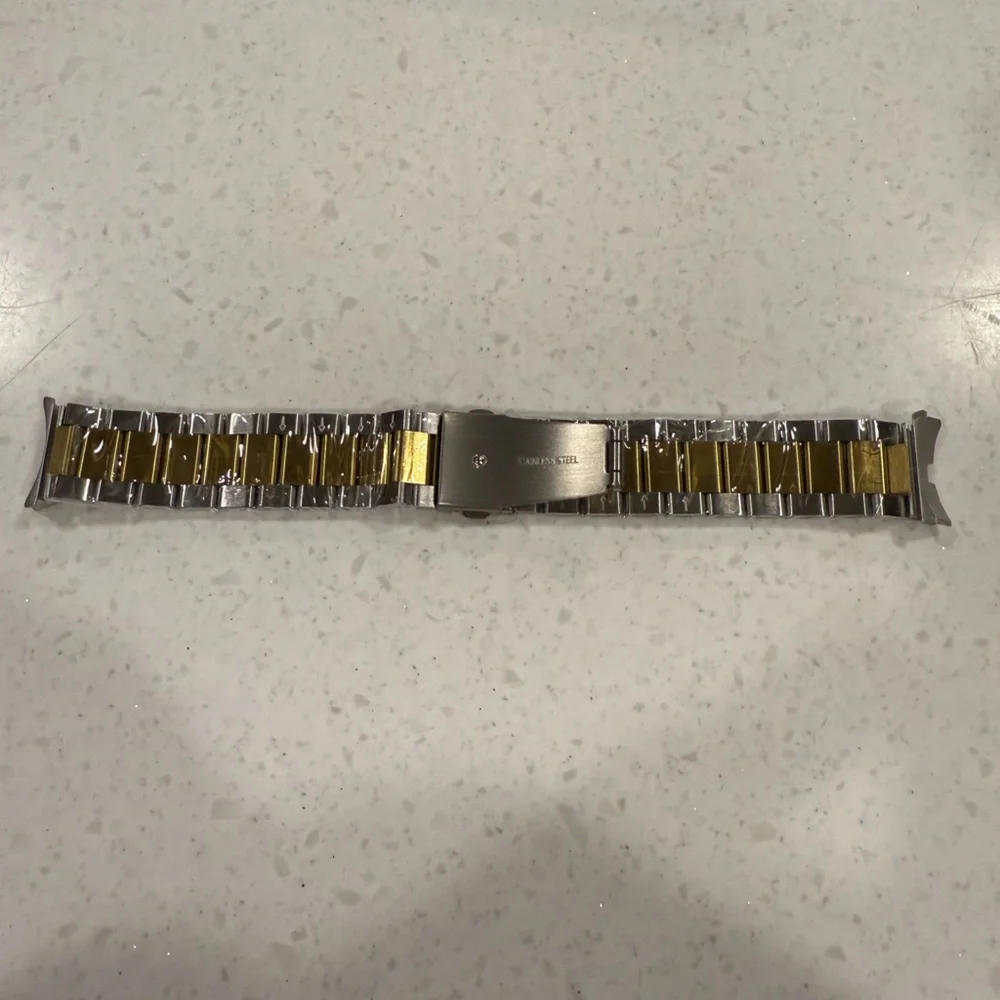 Men’s Apple Watch Band, Stainless Steel, Gold and Silver toned, NWT